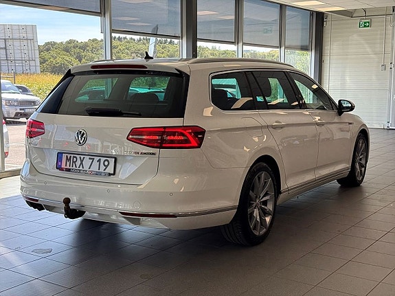 Volkswagen Passat 3 of 25