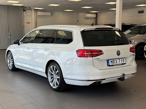 Volkswagen Passat 5 of 25