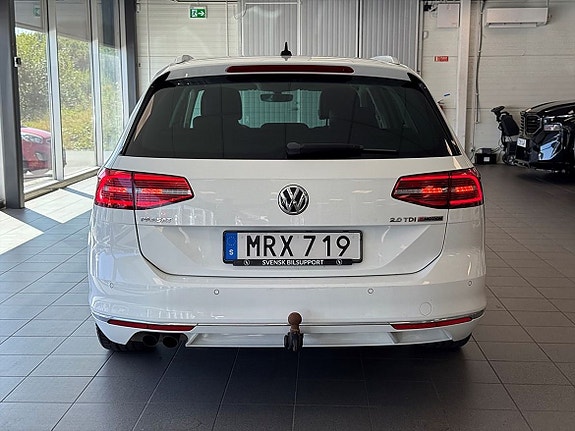 Volkswagen Passat 4 of 25