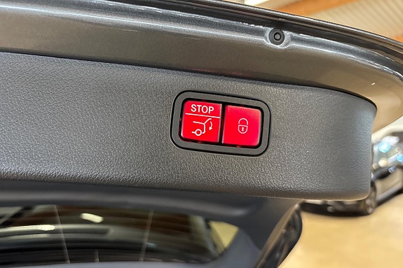 Mercedes-Benz C300 23 of 24