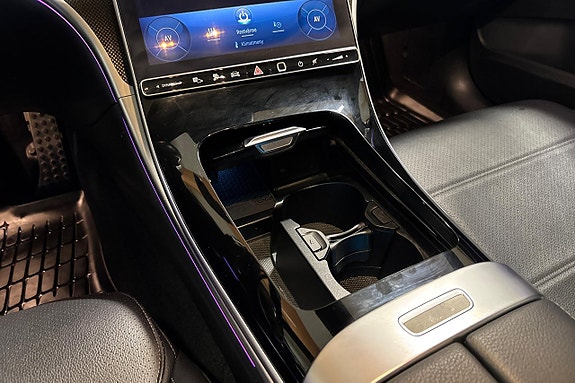 Mercedes-Benz C300 13 of 24
