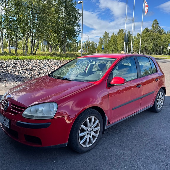 Volkswagen Golf V 2 of 7