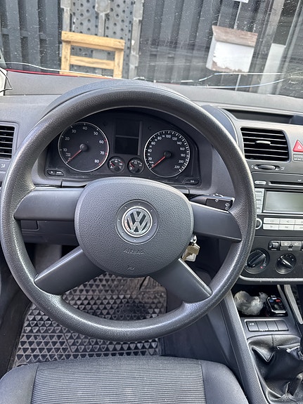 Volkswagen Golf V 7 of 7