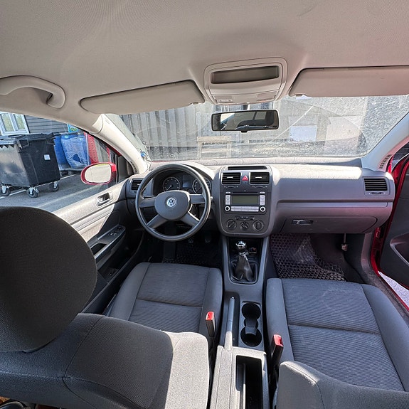 Volkswagen Golf V 5 of 7