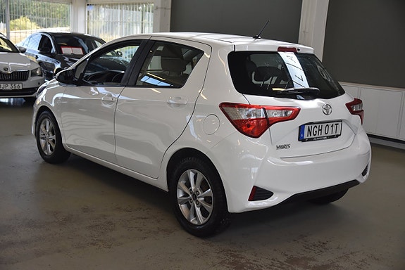 Toyota Yaris 4 of 14