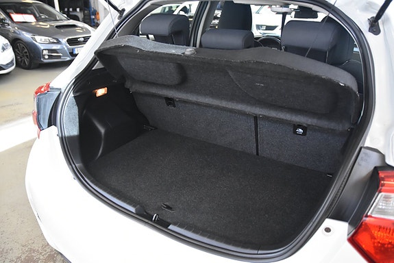 Toyota Yaris 14 of 14