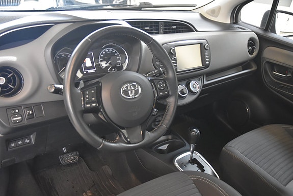 Toyota Yaris 6 of 14
