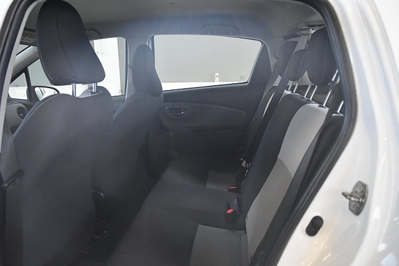 Toyota Yaris 13 of 14