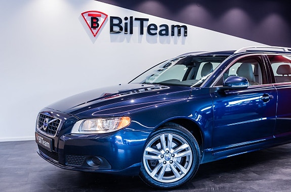 Volvo V70 4 of 23