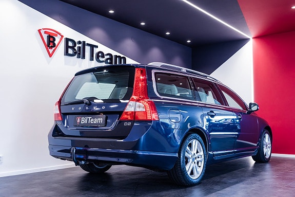 Volvo V70 10 of 23