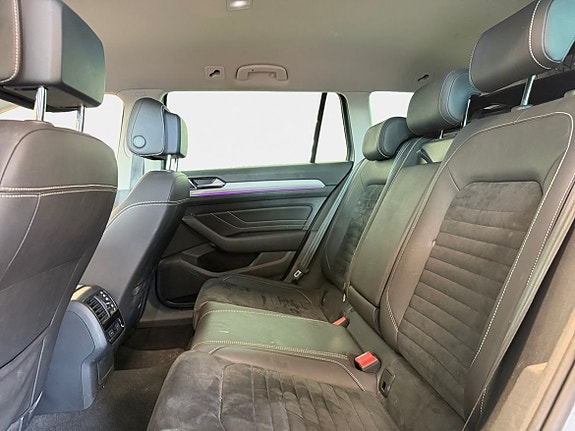 Volkswagen Passat 11 of 19