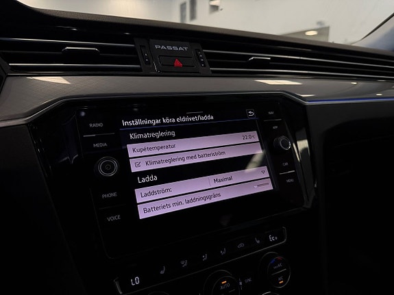 Volkswagen Passat 18 of 19