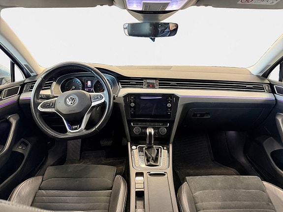 Volkswagen Passat 12 of 19
