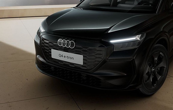 Audi Q4 e-tron 4 of 11