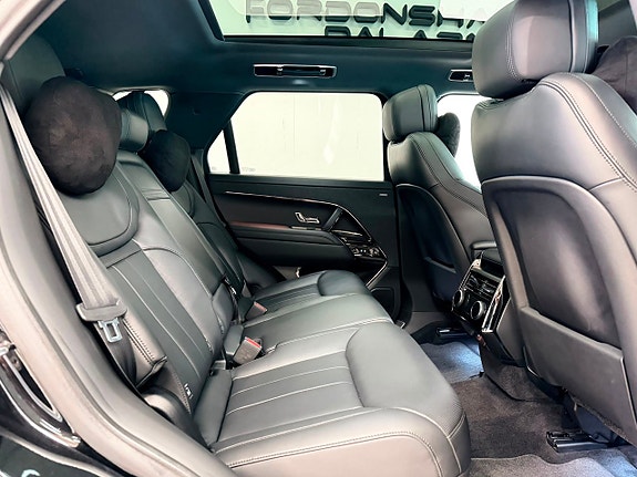 Land Rover Range Rover Sport 11 of 30