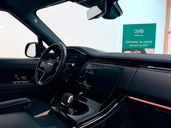 Land Rover Range Rover Sport 12 of 30