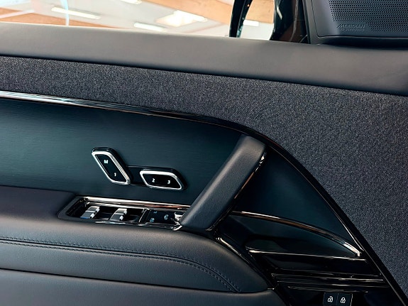 Land Rover Range Rover Sport 14 of 30
