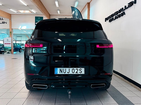 Land Rover Range Rover Sport 6 of 30