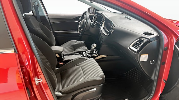 Kia Ceed 3 of 9