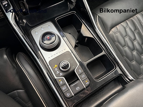 Kia Sorento 14 of 24