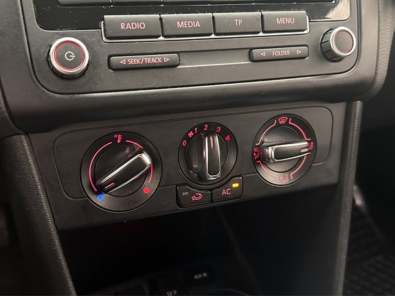 Volkswagen Polo 17 of 27