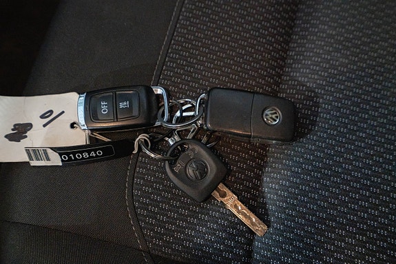 Volkswagen Amarok 3 of 21