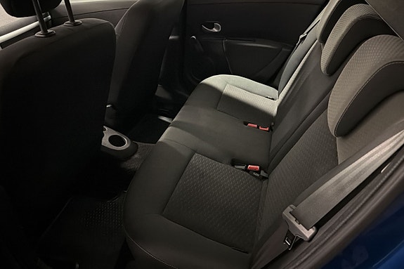 Renault Clio 15 of 15
