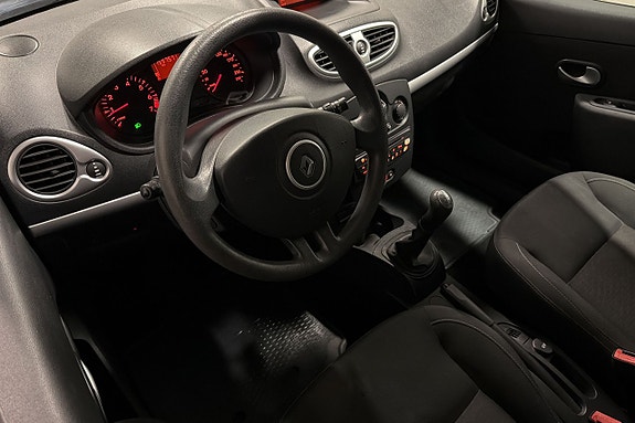 Renault Clio 13 of 15