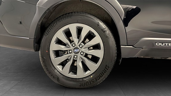 Subaru Outback 9 of 12
