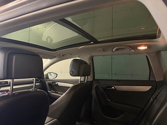 Volkswagen Passat 10 of 15