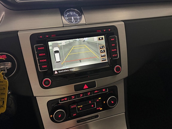 Volkswagen Passat 14 of 15