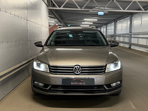 Volkswagen Passat 3 of 15