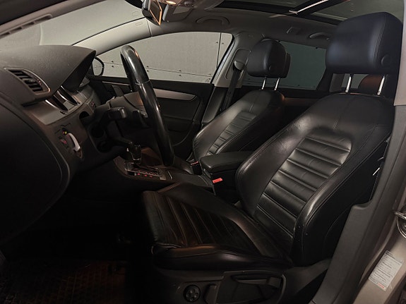 Volkswagen Passat 12 of 15