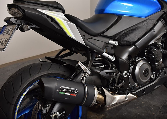 Suzuki GSX-S 1000 / GPR Slipon / Tailtidy 15 of 19