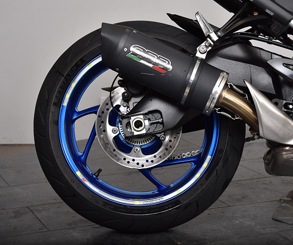 Suzuki GSX-S 1000 / GPR Slipon / Tailtidy 11 of 19