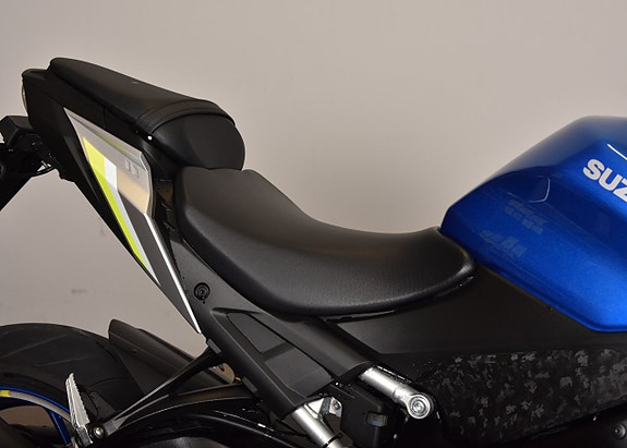 Suzuki GSX-S 1000 / GPR Slipon / Tailtidy 14 of 19