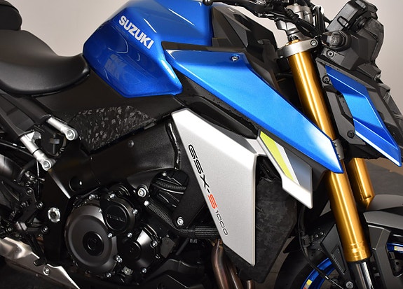 Suzuki GSX-S 1000 / GPR Slipon / Tailtidy 13 of 19