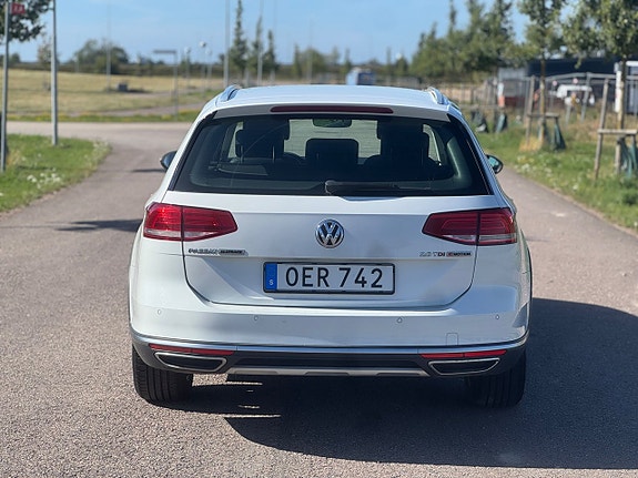 Volkswagen Passat Alltrack 5 of 12
