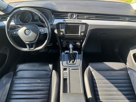 Volkswagen Passat Alltrack 9 of 12