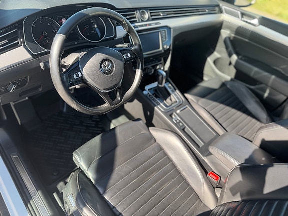 Volkswagen Passat Alltrack 7 of 12