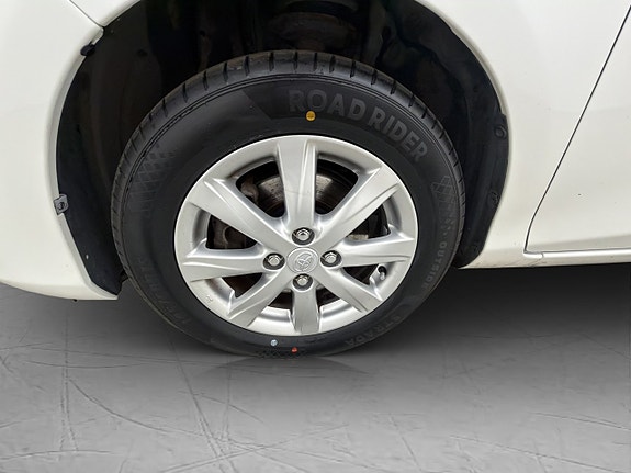 Toyota Yaris 29 of 30