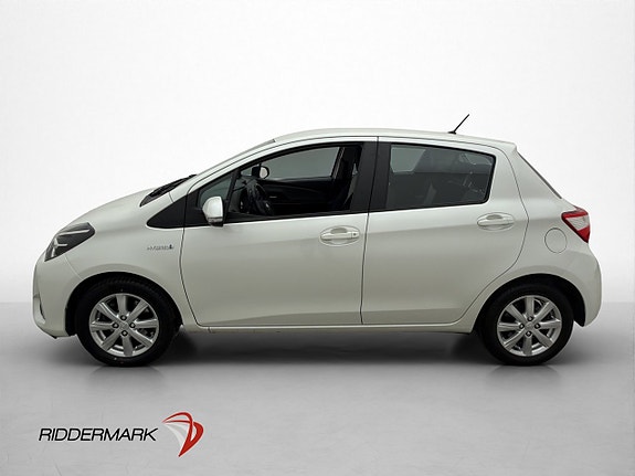 Toyota Yaris 4 of 30