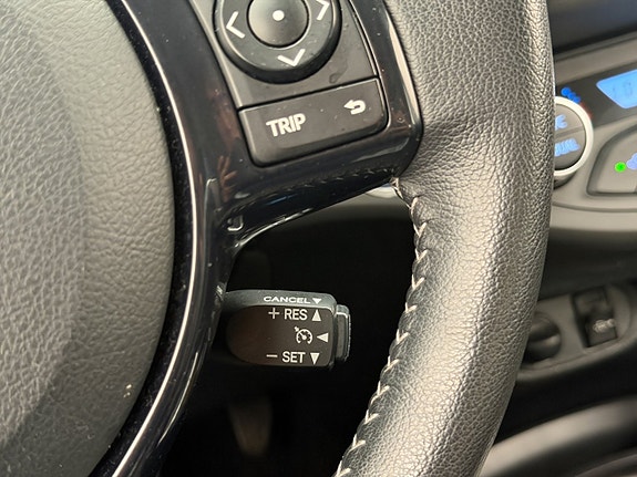 Toyota Yaris 25 of 30