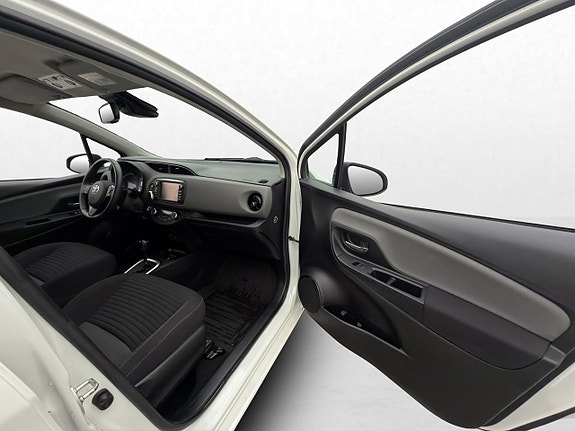 Toyota Yaris 21 of 30