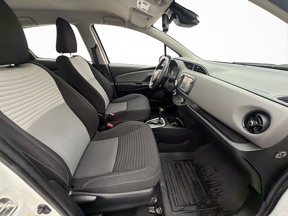 Toyota Yaris 22 of 30