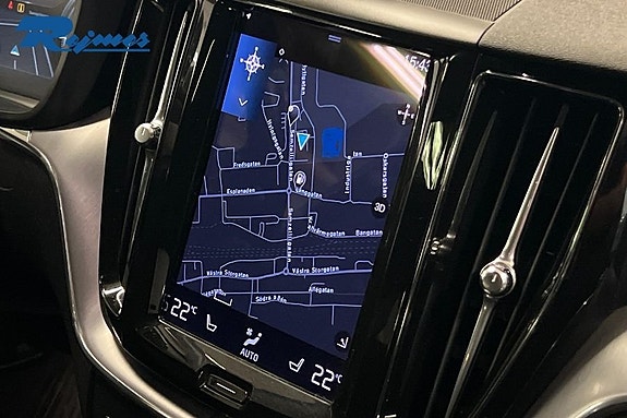 Volvo XC60 13 of 18
