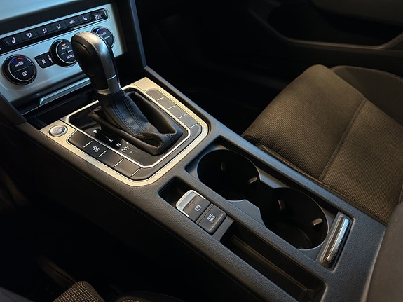 Volkswagen Passat 20 of 25