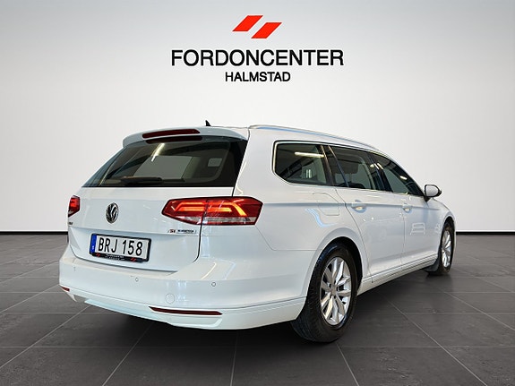Volkswagen Passat 4 of 25