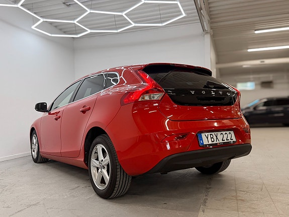 Volvo V40 8 of 26