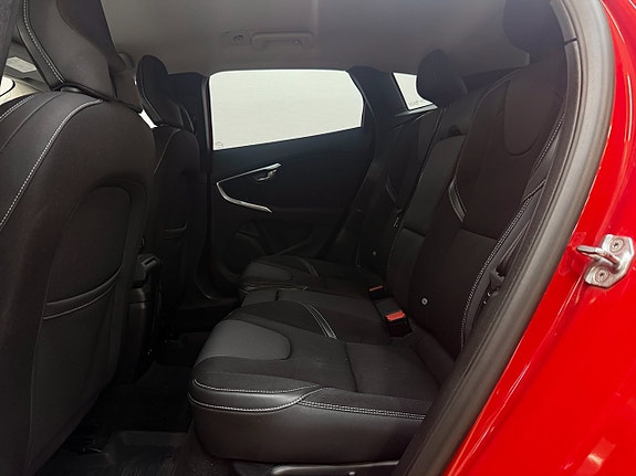 Volvo V40 12 of 26